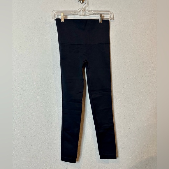 Spanx Navy High-Waisted Leggings size M - Picture 2 of 3